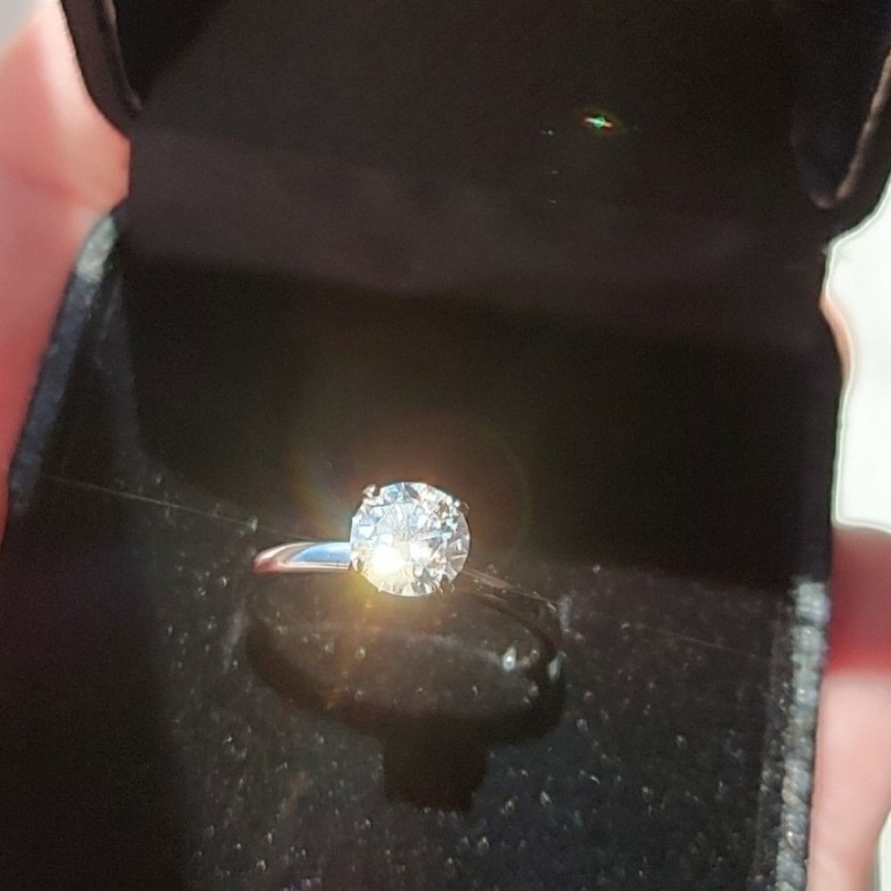 1 Carat Moissanite Engagement Ring - Picture 9 of 15